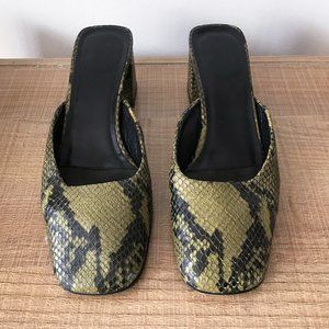 ANN TAYLOR SNAKE SKIN SLIP IN SANDALS